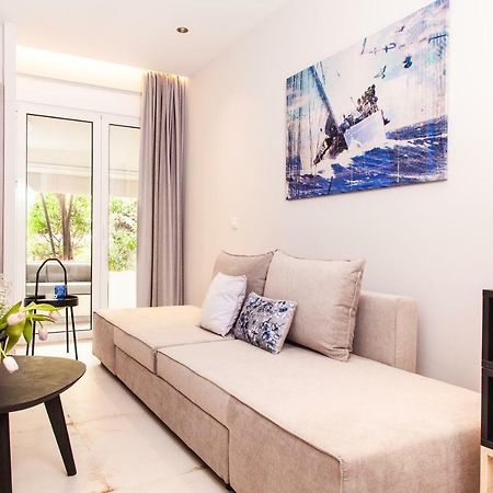 Sweet Suite Flora In Vouliagmeni Атина Екстериор снимка