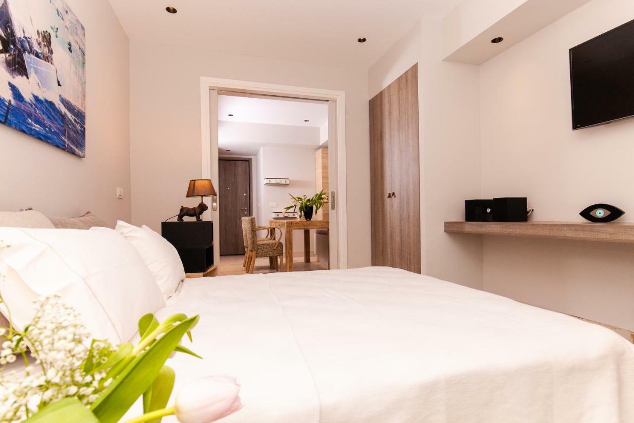 Sweet Suite Flora In Vouliagmeni Атина Екстериор снимка