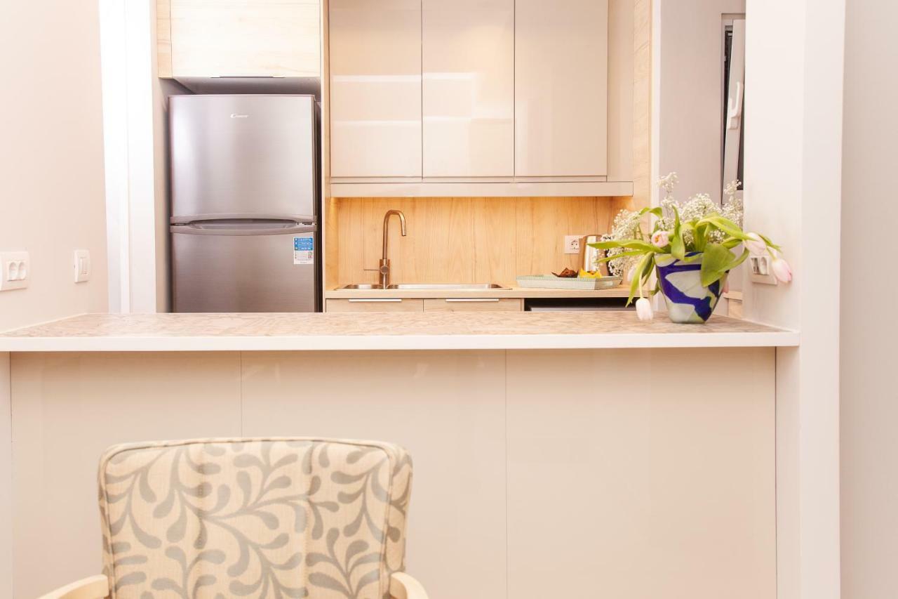 Sweet Suite Flora In Vouliagmeni Атина Екстериор снимка